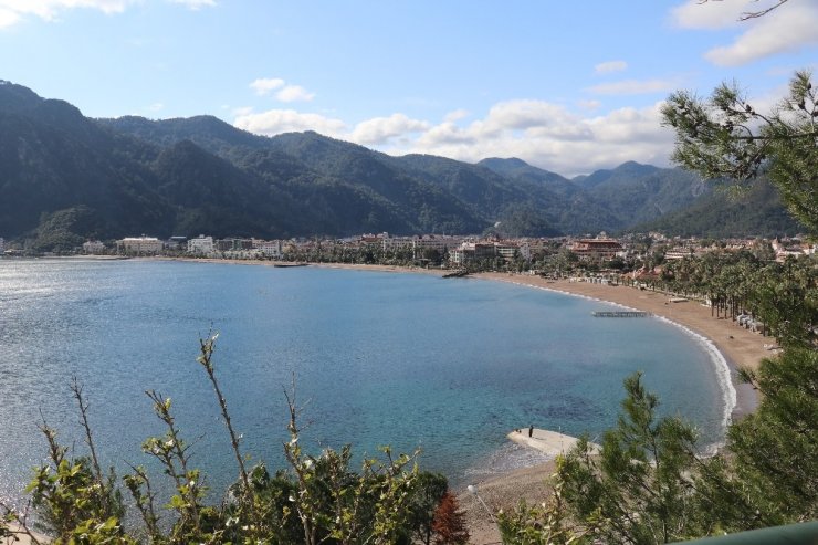 Marmaris’te depreme dayanıksız iki okul tahliye ediliyor