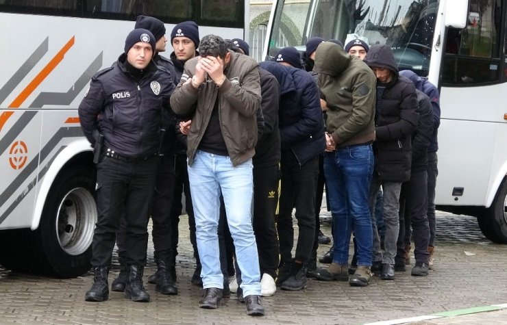 Uyuşturucu operasyonunda gözaltına alınan 23 kişi adliyede