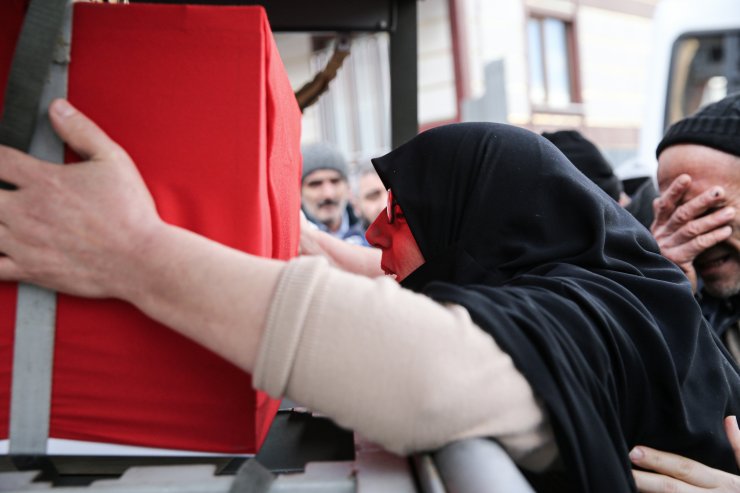 Van'daki çığ felaketinde şehit olan Uzman Onbaşı Erat, son yolculuğuna uğurlandı