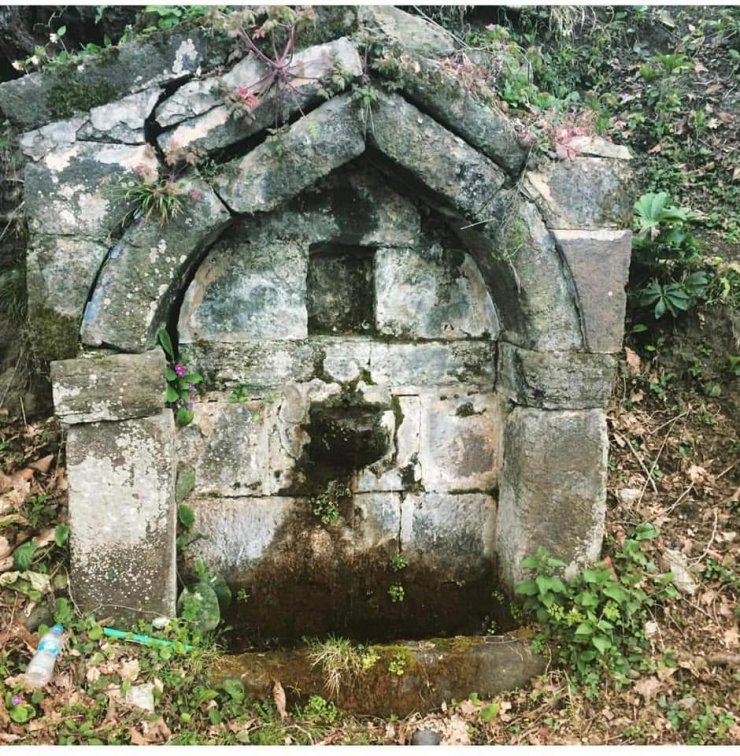 Trabzon'da 150 yıllık tarihi çeşme çalındı