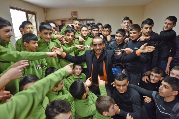 Jokey Selim Kaya: "Her şey bir imtihan diyerek mutlu oluyorum"