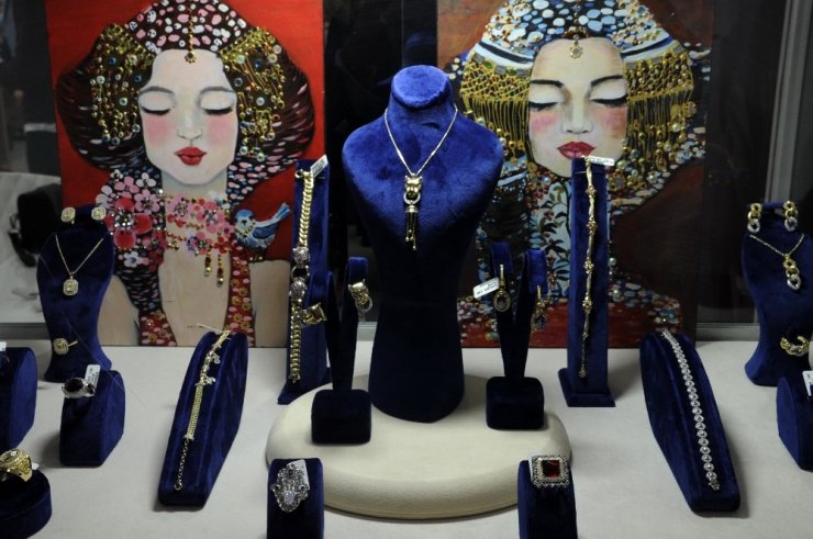 Sevgililer Günü’ne özel mücevher fuarı kapılarını açtı