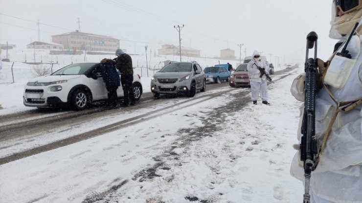 Çığ bölgesine geçişlere izin verilmiyor