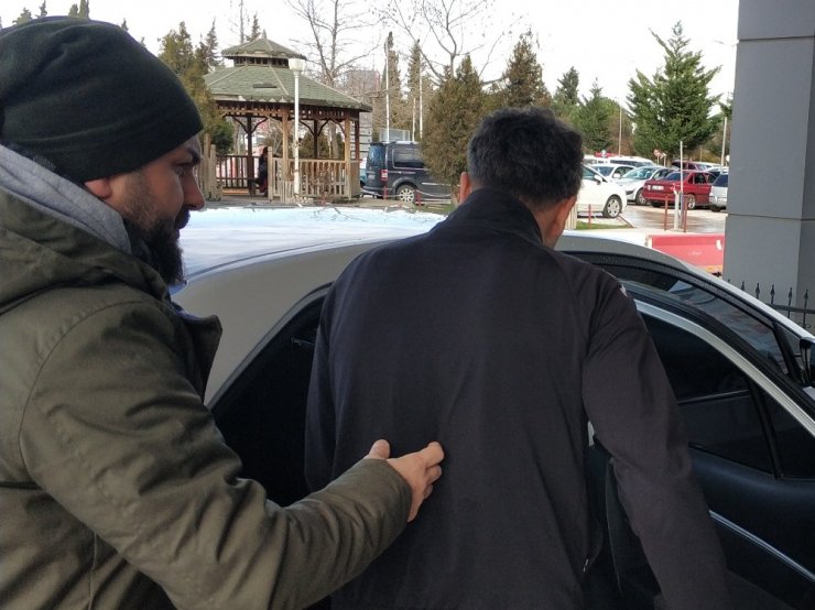Kokain, hap ve esrarla yakalanan 2 kişi tutuklandı