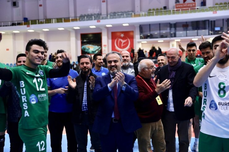 Büyükşehir’in efeleri Galatasaray’a set vermedi