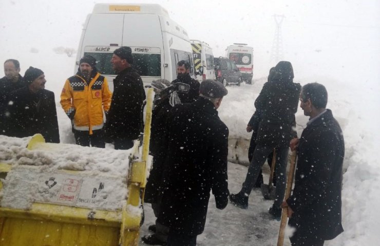 Tipide mahsur kalan vatandaşlar kurtarıldı