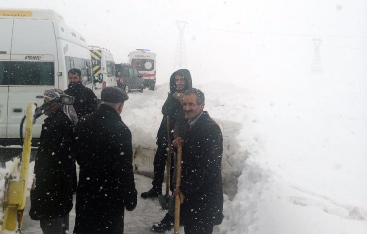 Tipide mahsur kalan vatandaşlar kurtarıldı