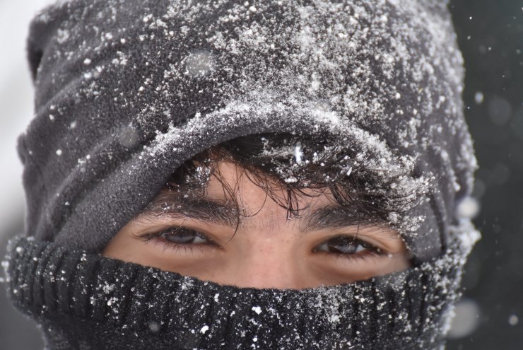 Erzurum, Ardahan ve Kars'ta kar yağışı ve fırtına etkili oluyor