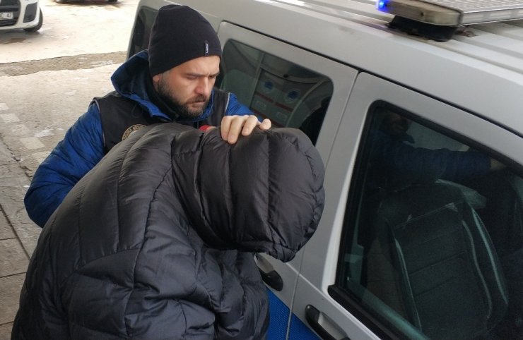 Araçlarında bonzai ele geçen 4 kişi gözaltına alındı
