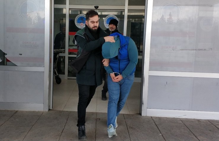 Araçlarında bonzai ele geçen 4 kişi gözaltına alındı