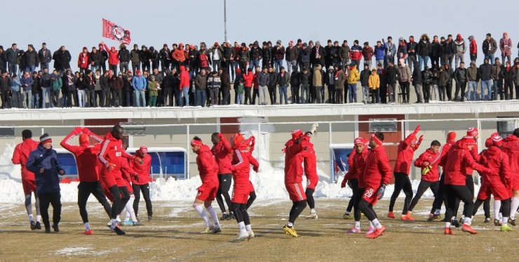 Taraftarlar Sivasspor idmanına akın etti!