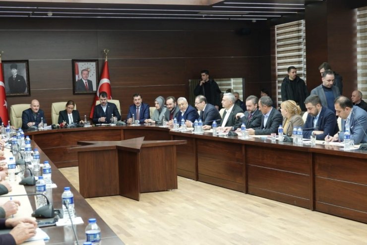 Ticaret Bakanı Pekcan: "Zarar görmüş esnafımızın 1 yıl süreyle kredi ve faizini TESKOMB ödeyecek"