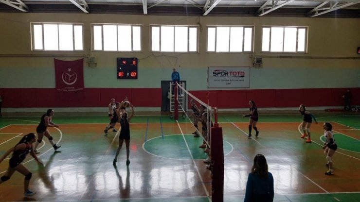 Van Büyükşehir Belediyesi Voleybol Takımı şampiyonluğa kenetlendi