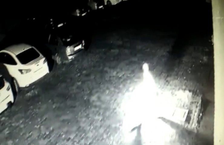 Terk eden sevgilisinin otomobilini kundakladı
