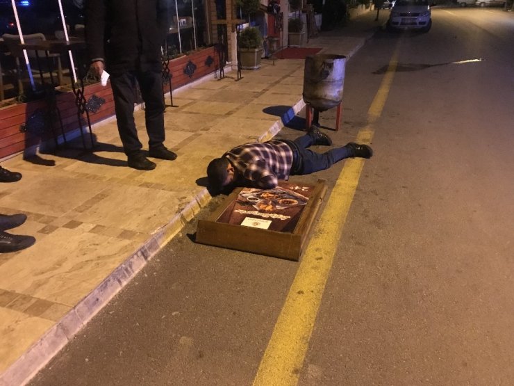 Alkol komasına girip hastanelik oldu