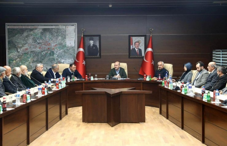 Bakan Soylu, kanaat önderleriyle bir araya geldi