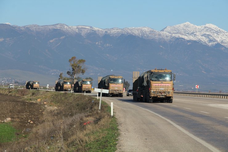 İdlib'deki gözlem noktalarına komando ve zırhlı araç sevkiyatı