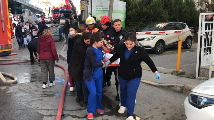 İzmir'de özel hastanede yangın