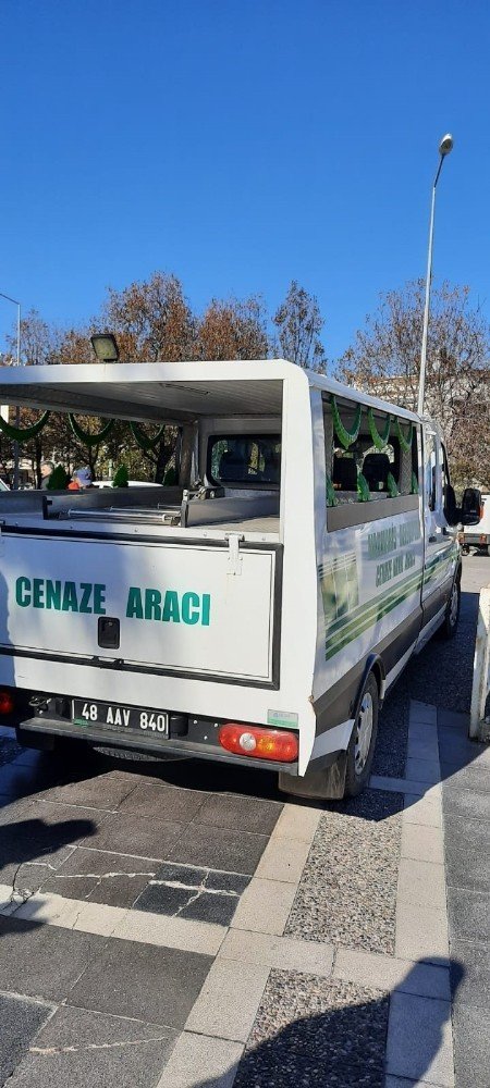 Marmaris’te kimliği belirsiz erkek cesedi bulundu