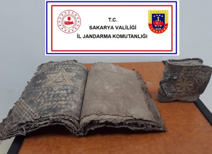 Sakarya’da iki tarihi Tevrat ele geçirildi: 6 gözaltı