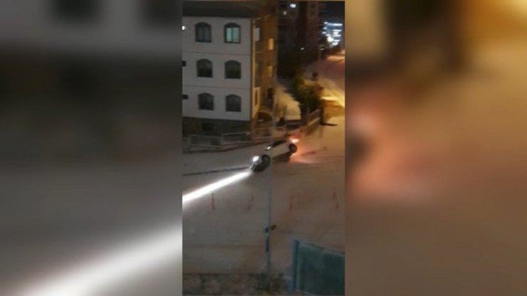 Karda kayan araçların kaza anları çığlık çığlığa kamerada