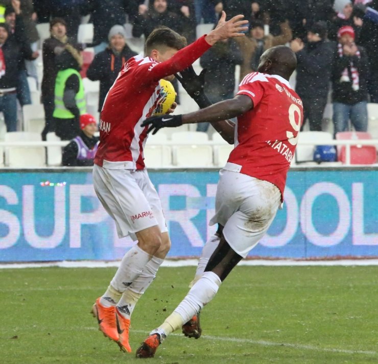 Yatabare bu sezonki 10. golünü attı