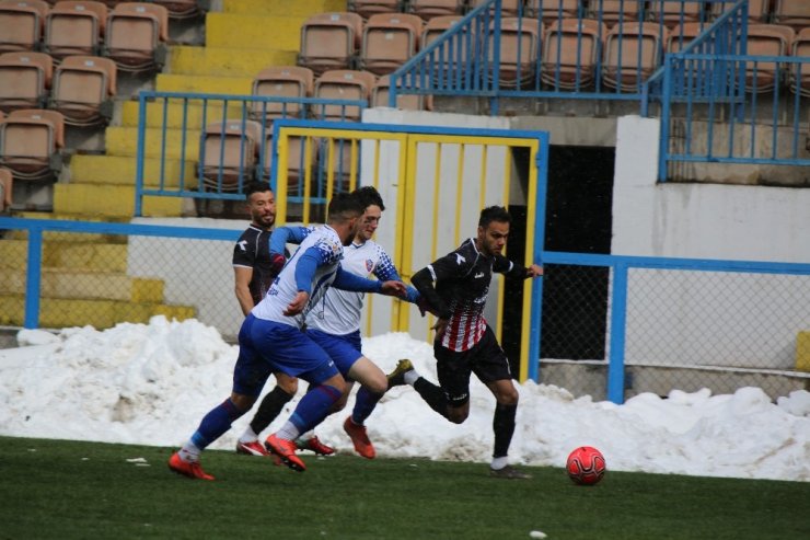 TFF 2. Lig: Kardemir Karabükspor: 0 - GMG Kastamonuspor: 0