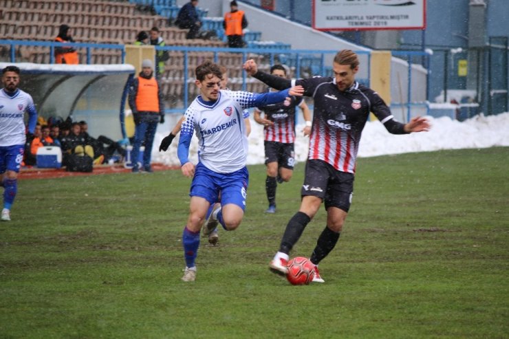 TFF 2. Lig: Kardemir Karabükspor: 0 - GMG Kastamonuspor: 0