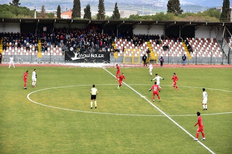 Vali Deniz, Somaspor-Batman Petrolspor maçını izledi