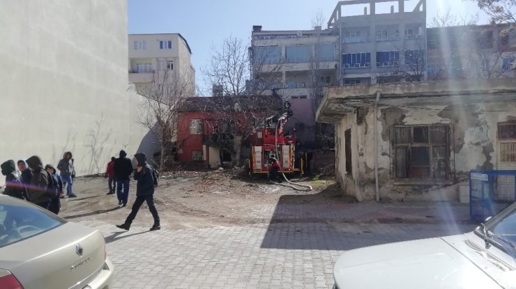 Baca yangınına itfaiye müdahale etti