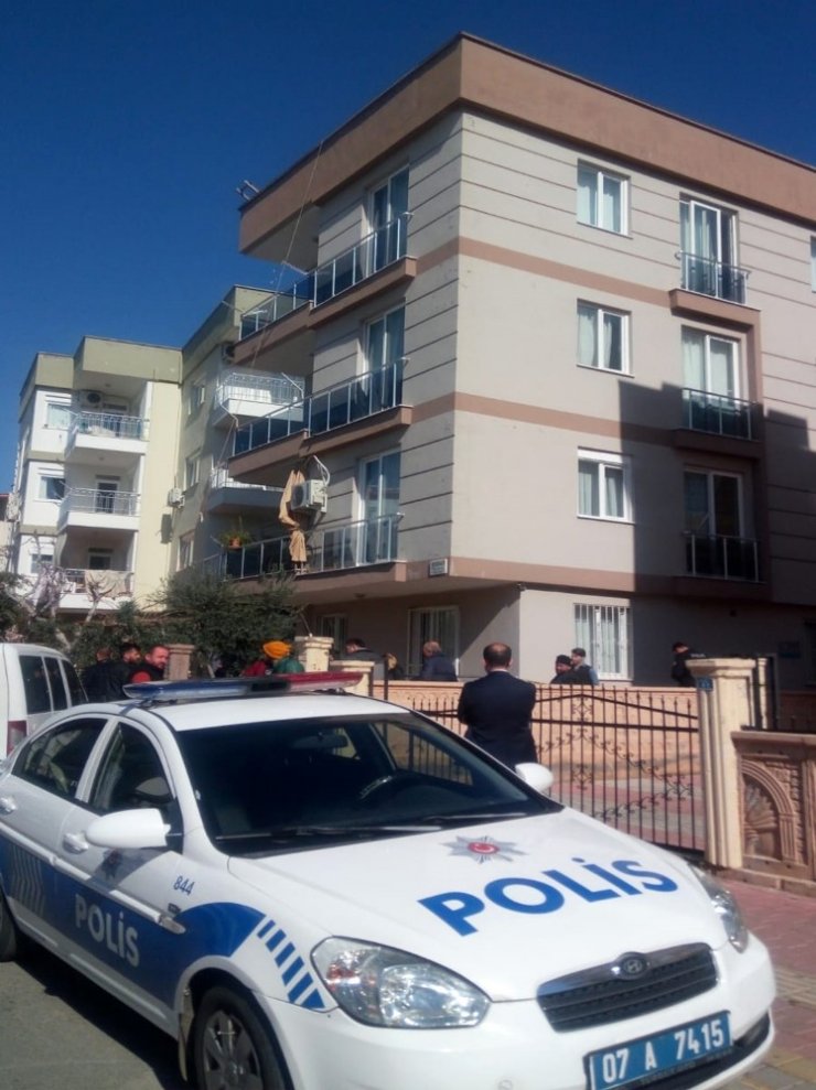 Yalnız yaşayan adam evinde ölü bulundu