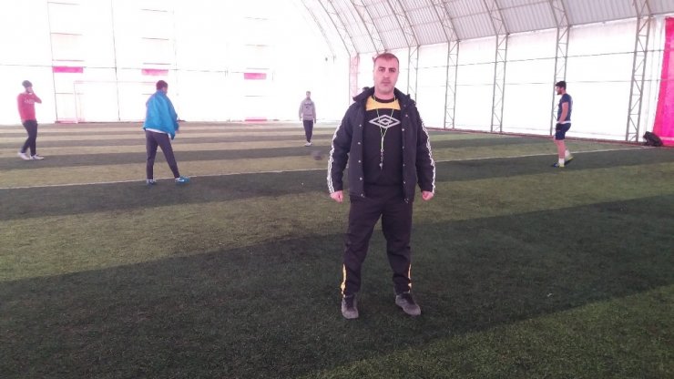 Dicle Gençlikspor futbol takımı topbaşı yaptı