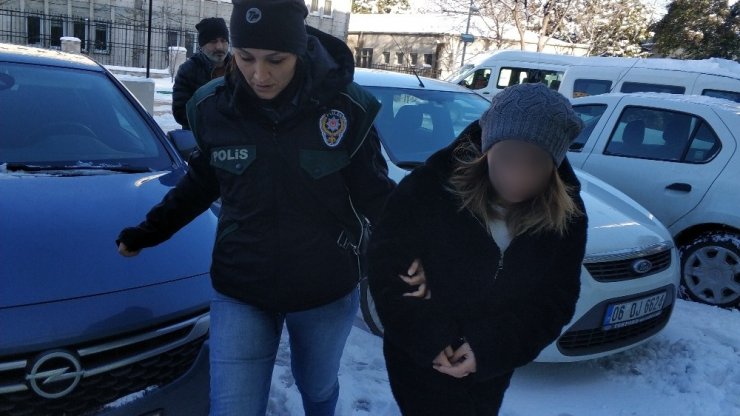 Uyuşturucu hap ticaretinden gözaltına alındılar