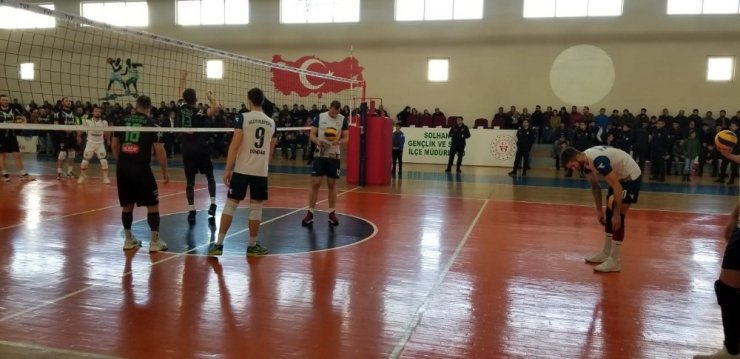 Haliliye Belediyespor liderliği sürdürüyor