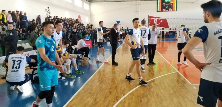 Haliliye Belediyespor liderliği sürdürüyor
