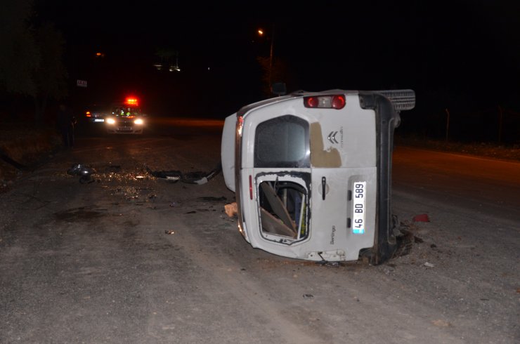 Kahramanmaraş'ta hafif ticari araç takla attı: 2 yaralı