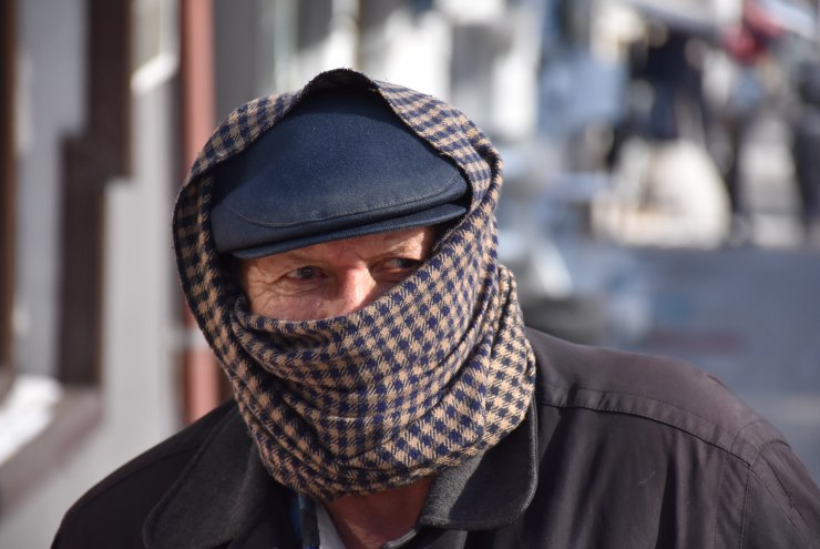 Doğu'da soğuklar kirpikleri, akarsuları, gölleri ve akaryakıt pompalarını dondurdu