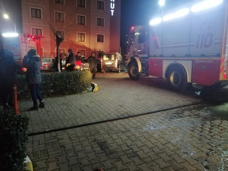 10 katlı binada çıkan yangın vatandaşları sokağa döktü