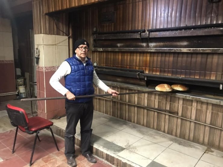 Köy ekmeğini bir yıldır zam yapmadan satıyor