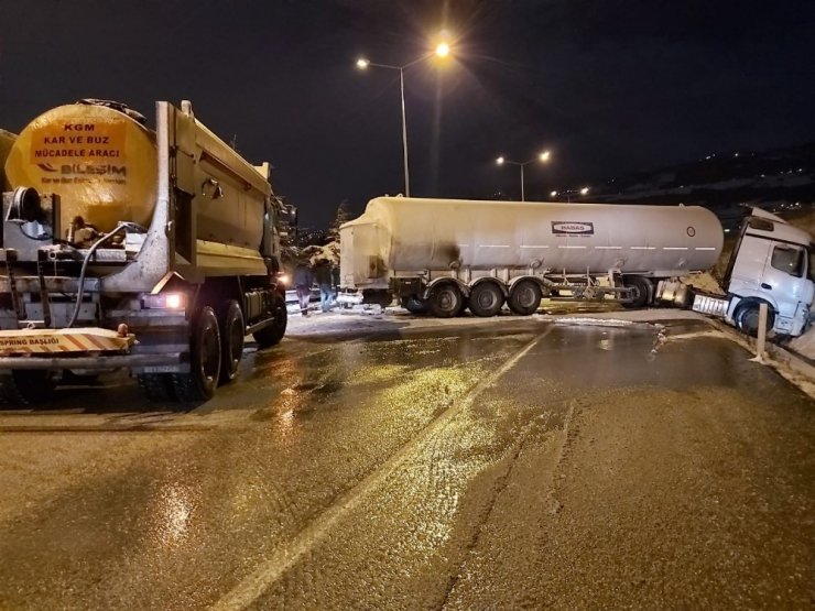 Oksijen yüklü tanker kaza yaptı
