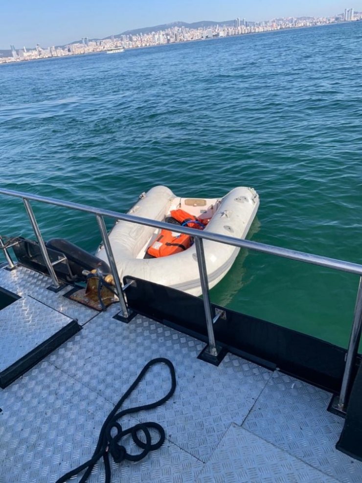 Marmara’da Denizinde tekne battı, iki kişi ölümden döndü