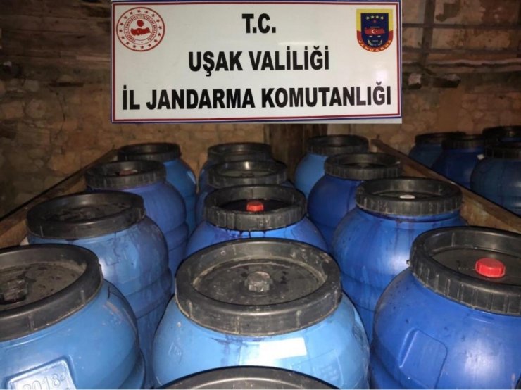 Uşak’ta 22 bin litre kaçak içki ele geçirildi