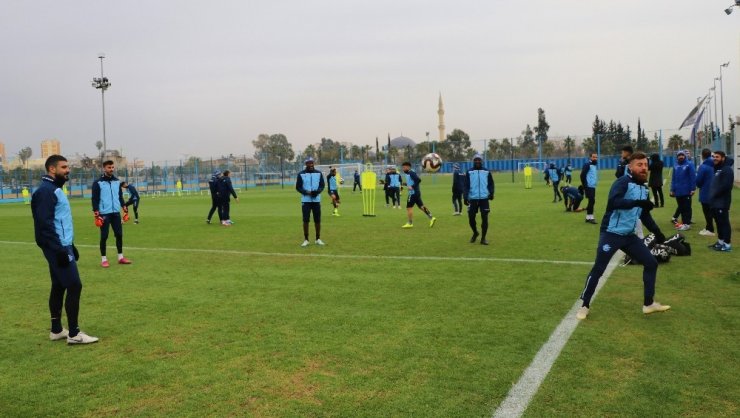 Uğur Tütüneker: “Bursaspor maçını 3 puanla tamamlamak istiyoruz”