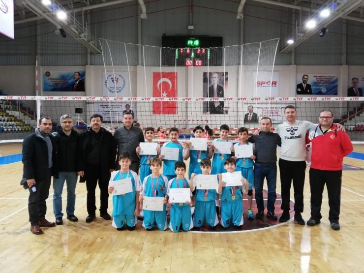 Bahaettin Güçlü İlkokulu şampiyonluklara doymuyor
