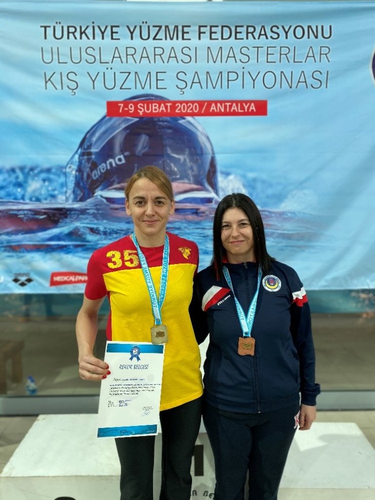 Kış Yüzme Şampiyonası’na Göztepe damgası