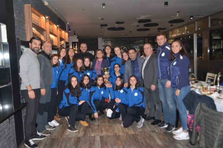Perilerden Başkan Hürriyet’e kupa sözü