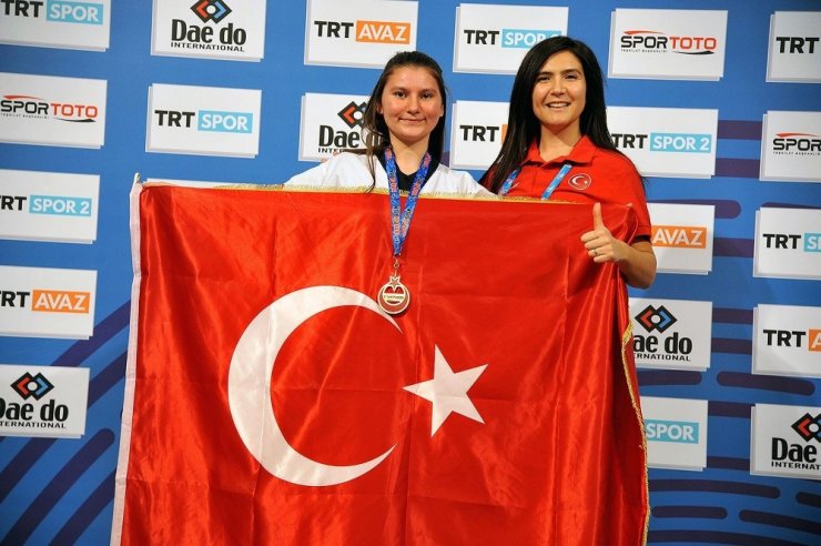 Muğlalı tekvandocular 3 madalya ile döndü