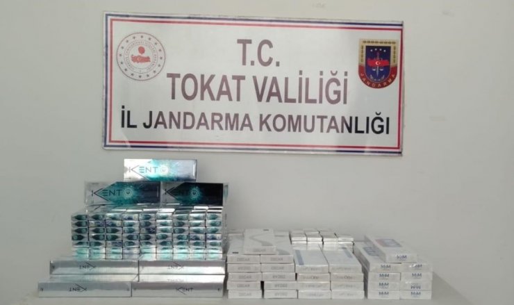 Niksar ve Erbaa’da bin 598 paket kaçak sigara yakalandı