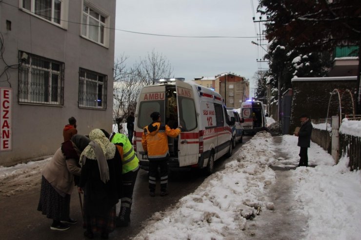 Trabzon’da elektrik trafosu patladı, mahalleli sokağa döküldü