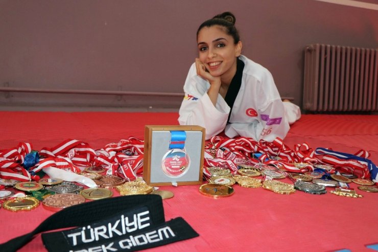 Avrupa şampiyonu milli sporcu İpek Çiğdem, aktif spor hayatını sonlandırdı